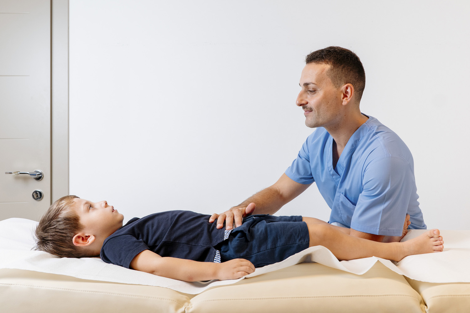 Osteopatia pediatrica con un bambino
